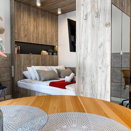 Beautiful Studio For Couples With Air Conditioning - Old Town & Main Station Krakow Ngoại thất bức ảnh