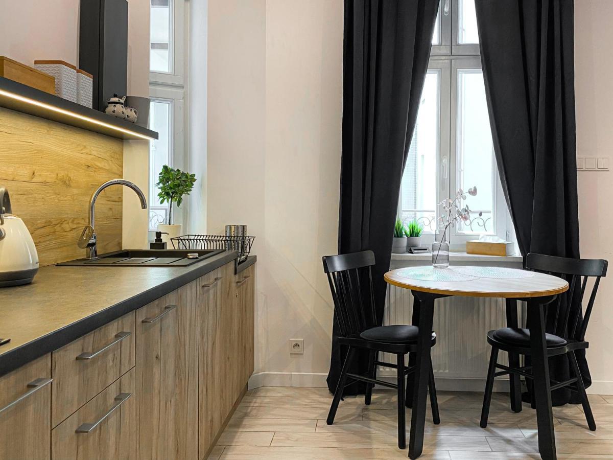Beautiful Studio For Couples With Air Conditioning - Old Town & Main Station Krakow Ngoại thất bức ảnh