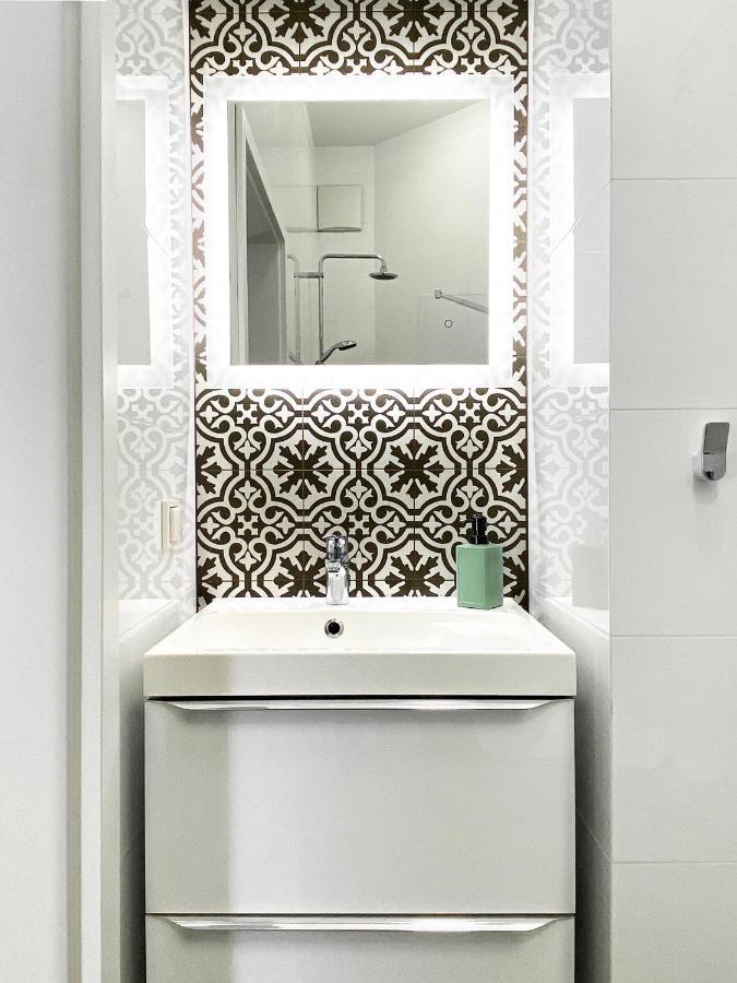 Beautiful Studio For Couples With Air Conditioning - Old Town & Main Station Krakow Ngoại thất bức ảnh