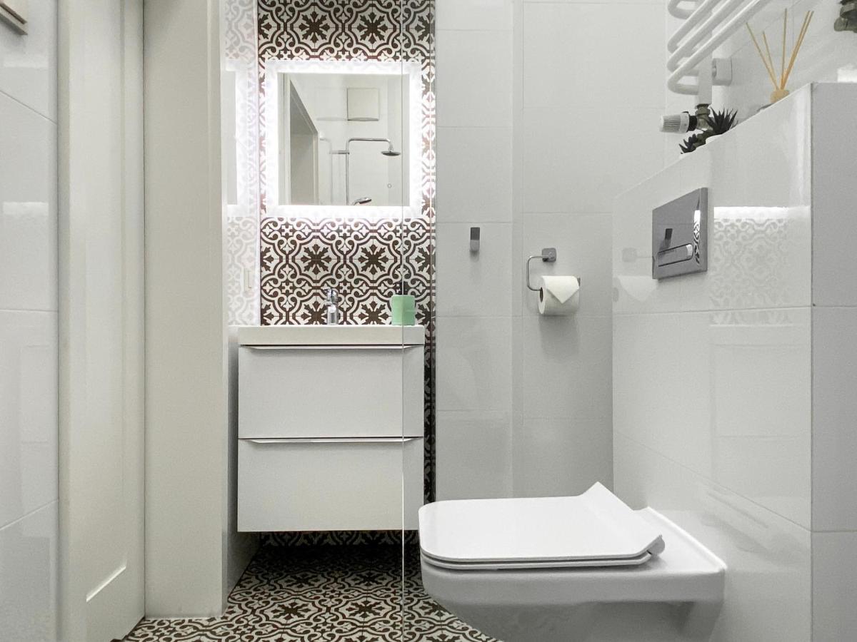 Beautiful Studio For Couples With Air Conditioning - Old Town & Main Station Krakow Ngoại thất bức ảnh
